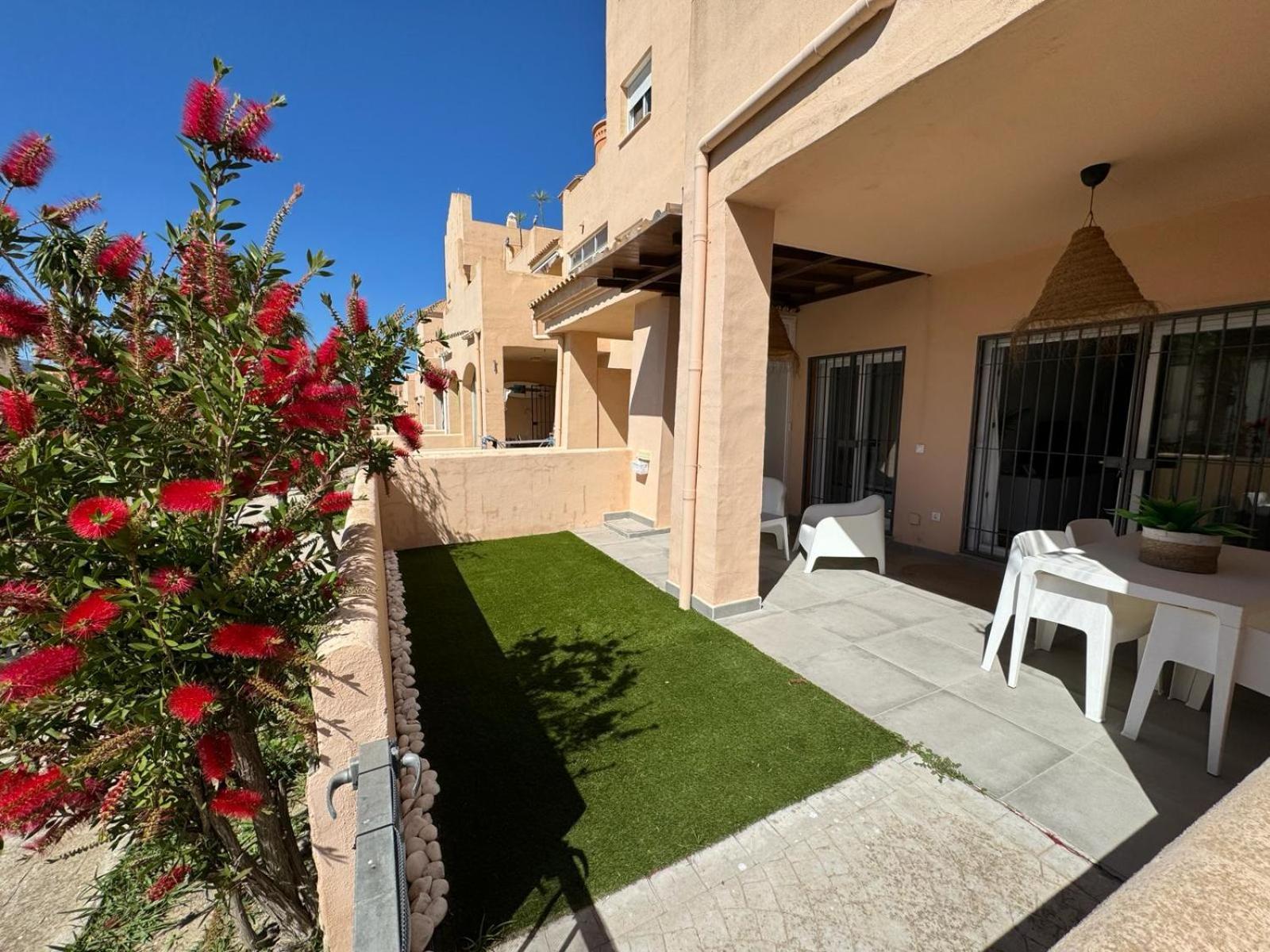 Surf Apartment - Wifi - Parking - Swimming Pool - Patio - Garden Таріфа Екстер'єр фото