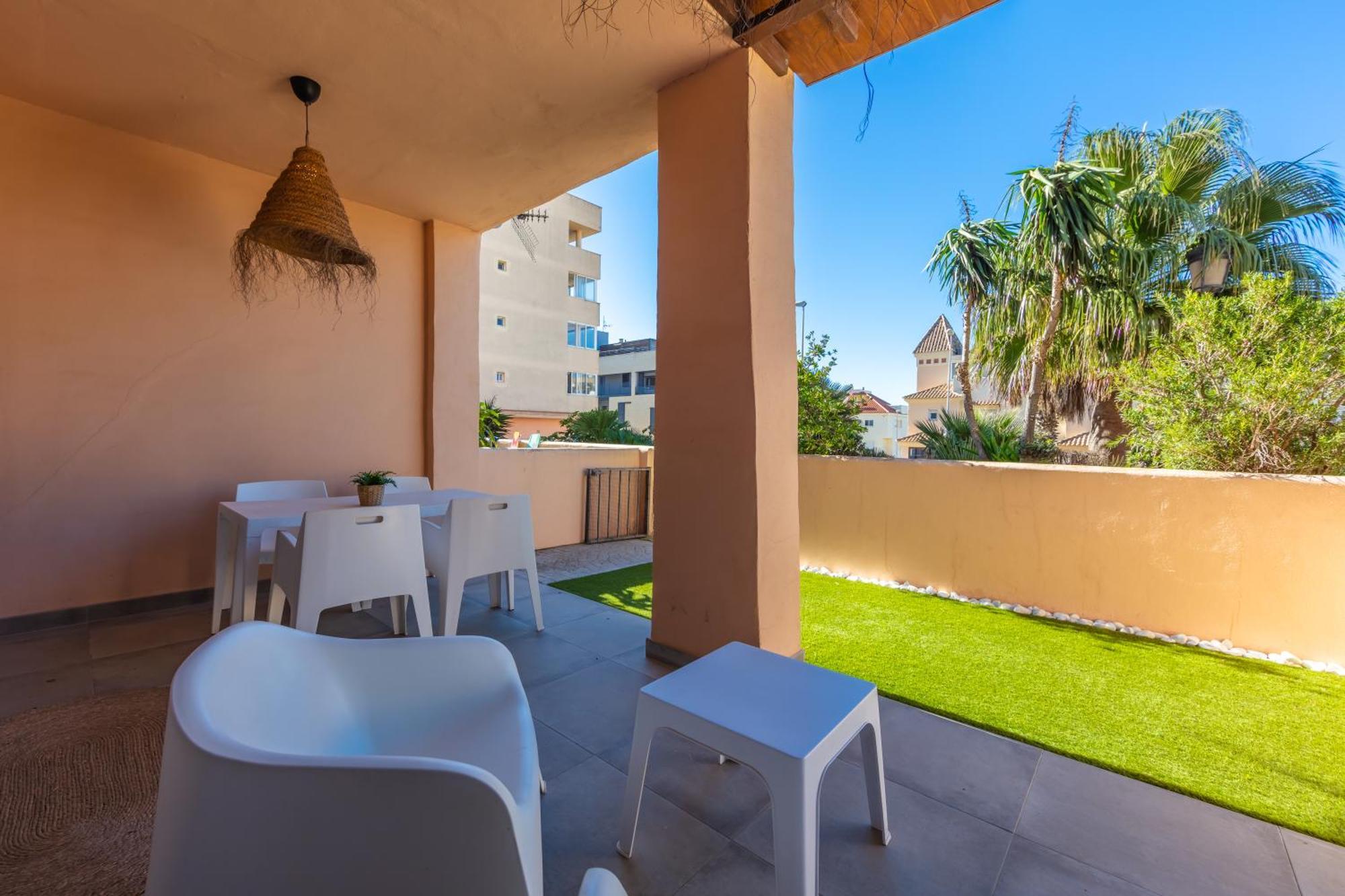 Surf Apartment - Wifi - Parking - Swimming Pool - Patio - Garden Таріфа Екстер'єр фото